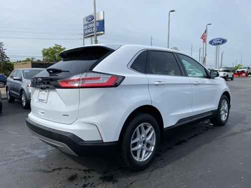 2022 Ford Edge SEL