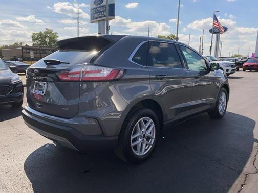 2022 Ford Edge SEL