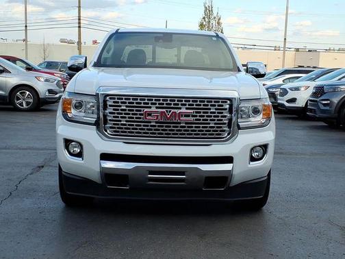 Summit White 2019 GMC Canyon Denali