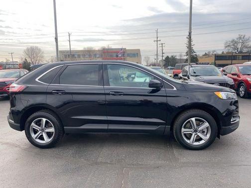 Agate Black Metallic 2023 Ford Edge SEL