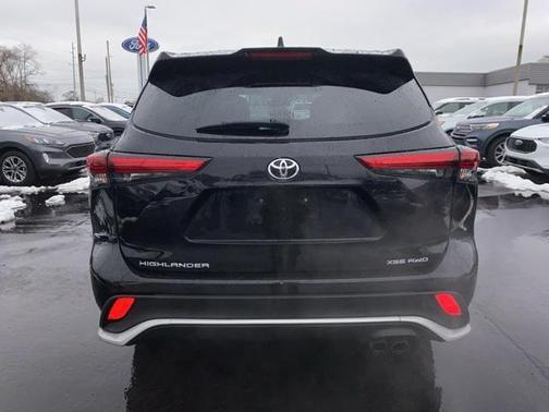 2022 Toyota Highlander XSE