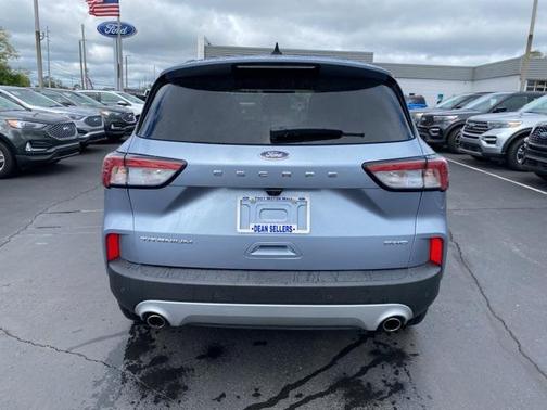 2022 Ford Escape Titanium