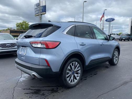 2022 Ford Escape Titanium