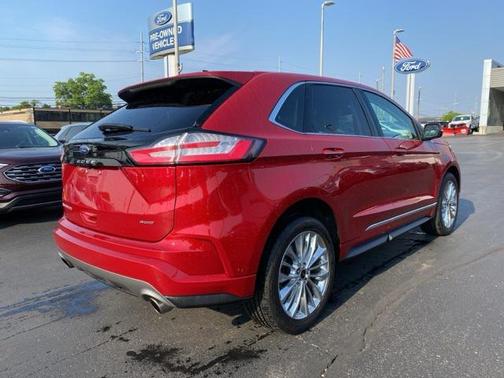 2022 Ford Edge Titanium