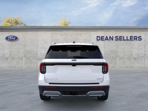 Star White Metallic Tri-Coat 2026 Ford Explorer Platinum