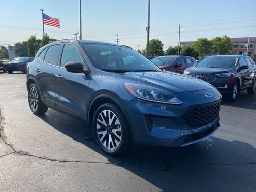 2020 Ford Escape SE