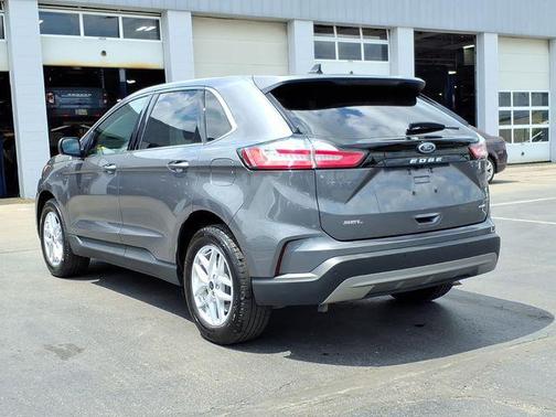 Carbonized Gray Metallic 2024 Ford Edge SEL