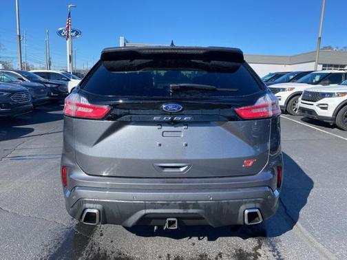 2022 Ford Edge ST