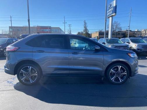 2022 Ford Edge ST