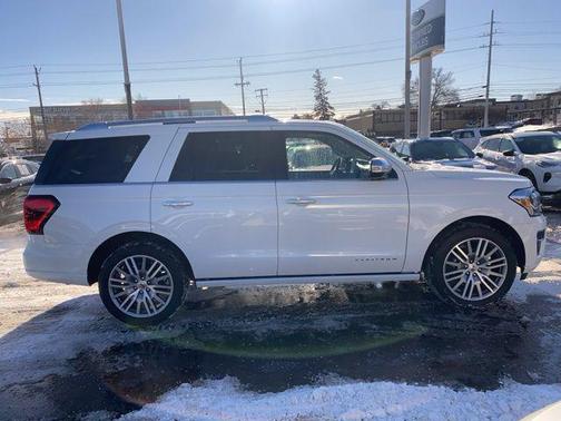 2022 Ford Expedition Platinum