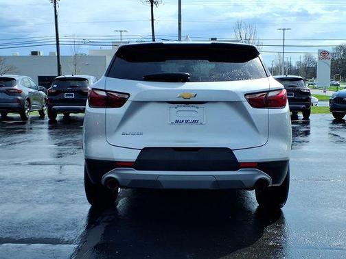 Silver Ice Metallic 2020 Chevrolet Blazer 2LT