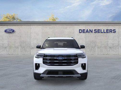 Star White Metallic Tri-Coat 2026 Ford Explorer Active w/200A Pkg