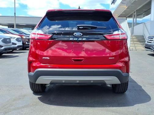 Rapid Red Metallic Tinted Clearcoat 2024 Ford Edge SEL