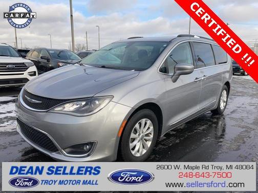 2017 Chrysler Pacifica Touring-L