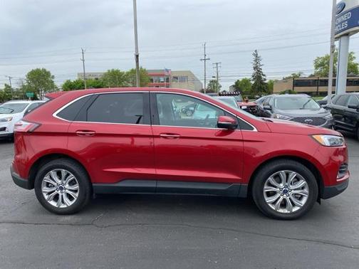 2022 Ford Edge Titanium
