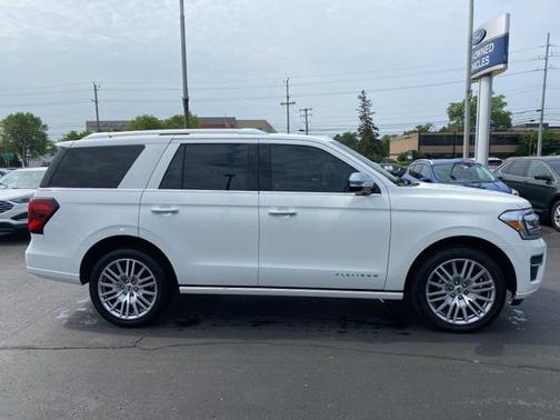 2022 Ford Expedition Platinum