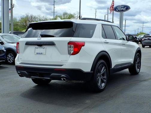 Star White Metallic Tri-Coat 2023 Ford Explorer XLT