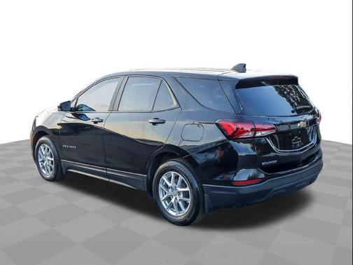Mosaic Black Metallic 2023 Chevrolet Equinox LS