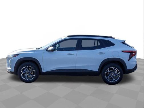 Summit White 2026 Chevrolet Trax LT