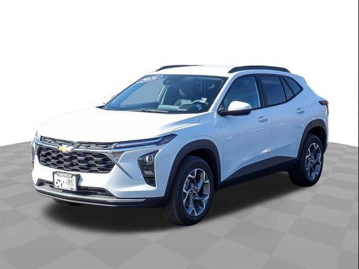 Summit White 2026 Chevrolet Trax LT