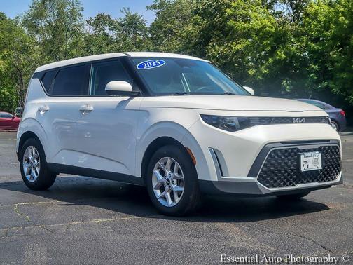 Snow White Pearl 2025 Kia Soul LX