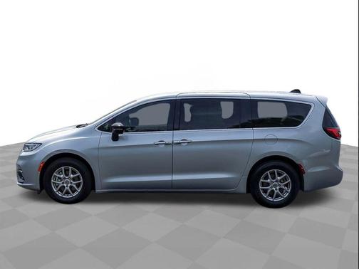 Silver Mist Clearcoat 2024 Chrysler Pacifica Touring L