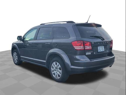 Granite Pearlcoat 2017 Dodge Journey SE