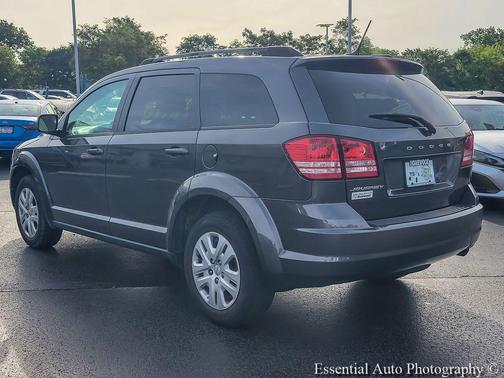 Granite Pearlcoat 2017 Dodge Journey SE