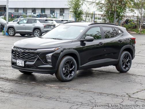 Mosaic Black Metallic 2026 Chevrolet Trax LT