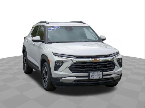 Summit White 2025 Chevrolet Trailblazer LT