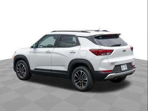 Summit White 2025 Chevrolet Trailblazer LT