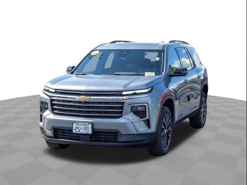 Sterling Gray Metallic 2026 Chevrolet Traverse LT