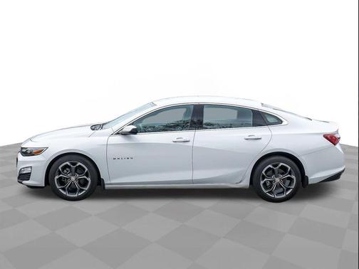 Summit White 2022 Chevrolet Malibu FWD LT
