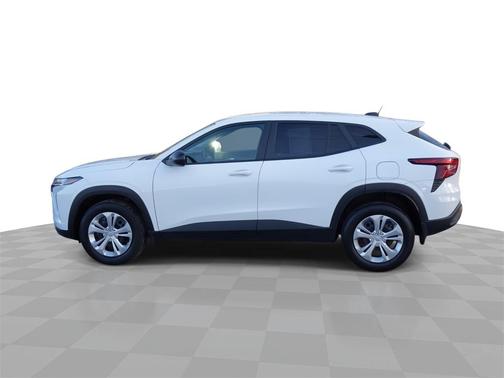 2025 Chevrolet Trax LS