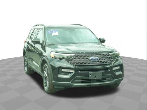 Agate Black Metallic 2023 Ford Explorer XLT