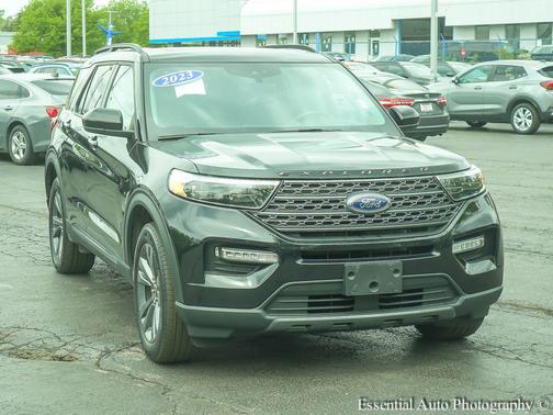 Agate Black Metallic 2023 Ford Explorer XLT