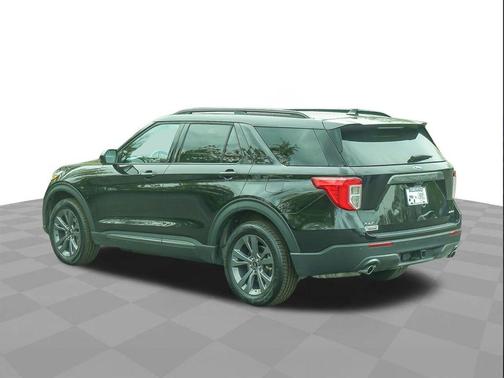 Agate Black Metallic 2023 Ford Explorer XLT