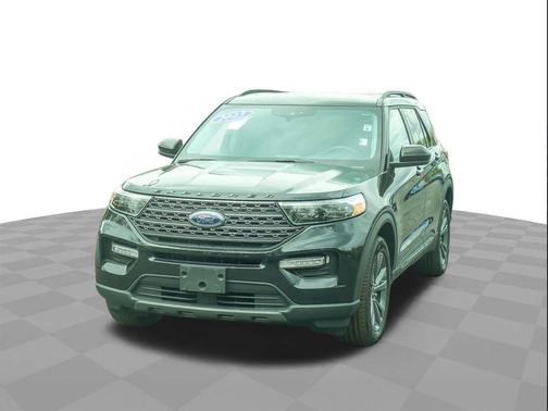 Agate Black Metallic 2023 Ford Explorer XLT