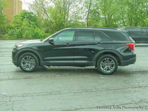 Agate Black Metallic 2023 Ford Explorer XLT