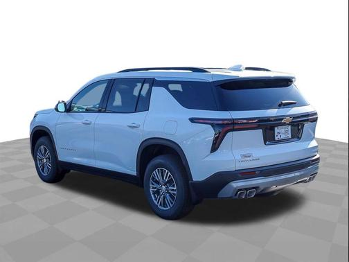 Summit White 2026 Chevrolet Traverse LT