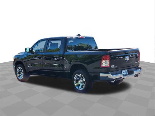 Diamond Black Crystal Pearlcoat 2022 RAM 1500 Big Horn/Lone Star