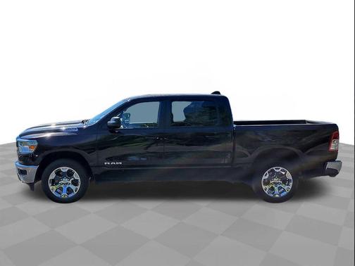 Diamond Black Crystal Pearlcoat 2022 RAM 1500 Big Horn/Lone Star