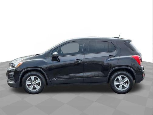 Mosaic Black Metallic 2021 Chevrolet Trax LS