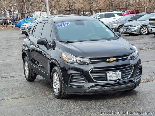 Mosaic Black Metallic 2021 Chevrolet Trax LS