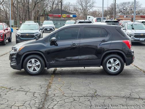 Mosaic Black Metallic 2021 Chevrolet Trax LS