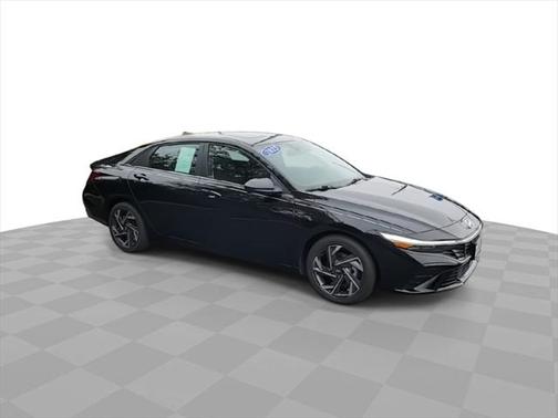 2025 Hyundai ELANTRA SEL
