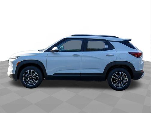 Summit White 2026 Chevrolet Trailblazer LT