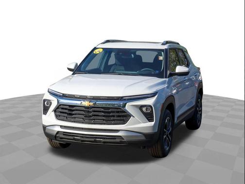 Summit White 2026 Chevrolet Trailblazer LT