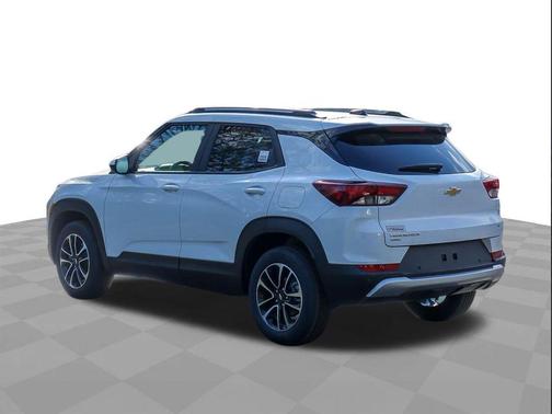 Summit White 2026 Chevrolet Trailblazer LT