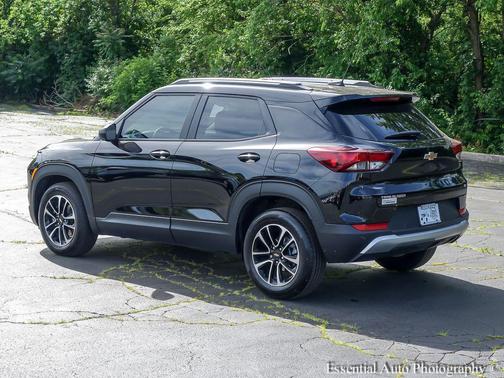 Mosaic Black Metallic 2026 Chevrolet Trailblazer LT